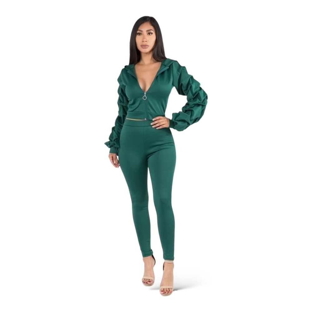 Diva Look Zip-Up Hoody Set in Green!